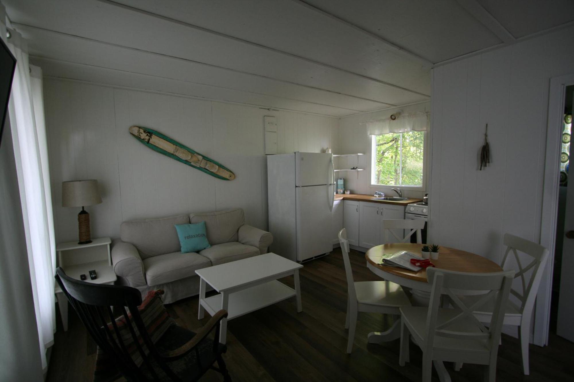 Beachside On Lake Muskoka พอร์ตคาร์ลิง ภายนอก รูปภาพ